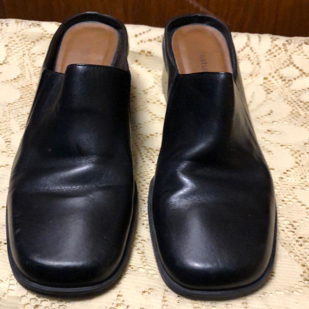 Naturalizer Women’s Black Leather Heel Mules